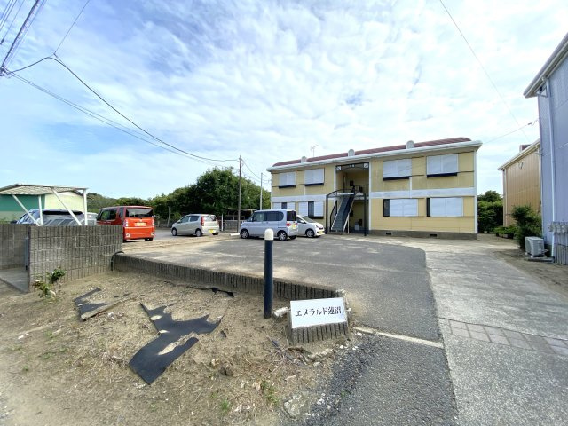 エメラルド蓮沼Cの駐車場