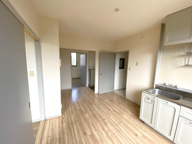 エメラルド蓮沼Cの居間・リビング