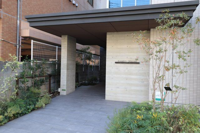 サニティ関目のエントランス