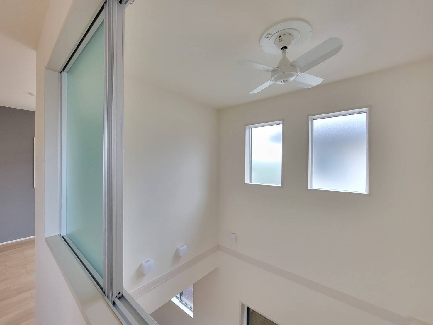 宇都宮市清原台1丁目 全2棟のその他|〇吹き抜け〇
上下の温度差を利用した自然換気がしやすく、シーリングファンとの組み合わせで空気が循環しやすくなります。
※2026年2月撮影