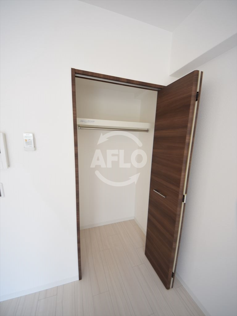 ミラージュパレス上本町の収納|ミラージュパレス上本町　クローゼット