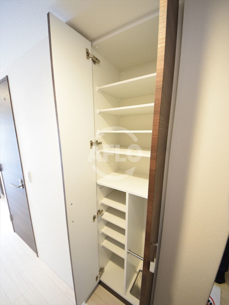 ミラージュパレス上本町の収納|ミラージュパレス上本町　シューズボックス