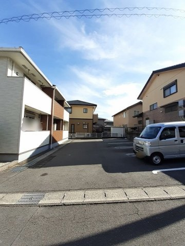 エルピスの駐車場