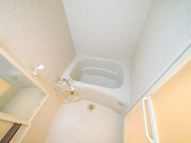 サンシャイン高円の浴室|お風呂で日々の疲れを落としましょう