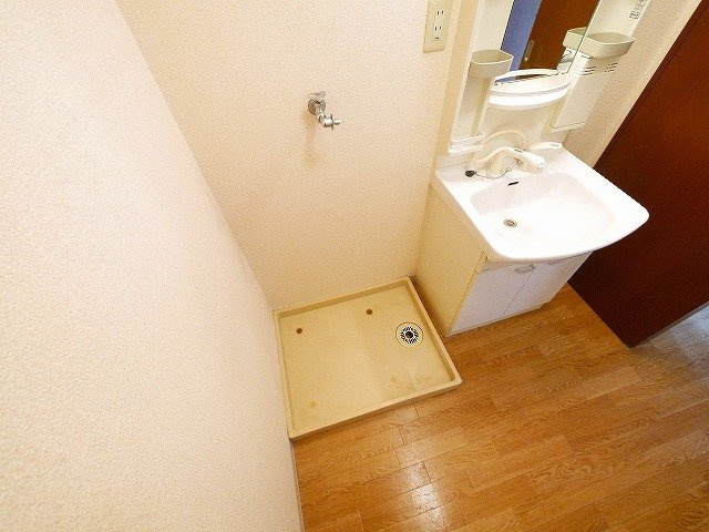 サンシャイン高円の設備|広い洗濯スペース