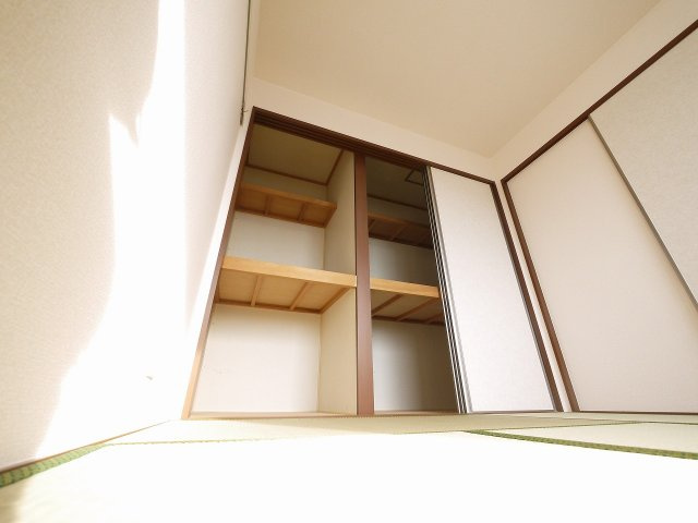 サンシャイン高円の和室|来客時にも便利な和室付き