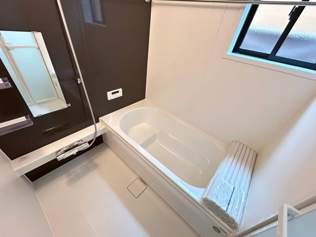 新築戸建　岩倉市曽野町4期　全3区画分譲の浴室|明るく清潔なバスルームです。カビが発生しにくいユニットバスです。