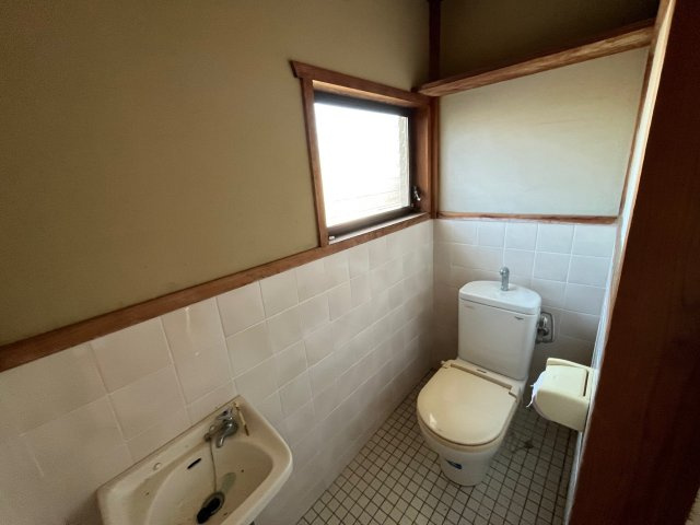 福島小学校そば2階建て住宅|2階トイレです