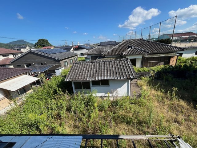 福島小学校そば2階建て住宅の庭|約20㎡の倉庫があります