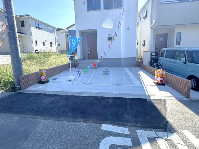 松戸市高塚新田新築戸建（高塚新田第２）の駐車場|1号棟駐車スペース・並列2台駐車可