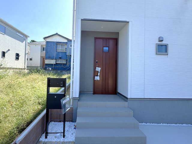 松戸市高塚新田新築戸建（高塚新田第２）のエントランス|エントランス・玄関ポーチ