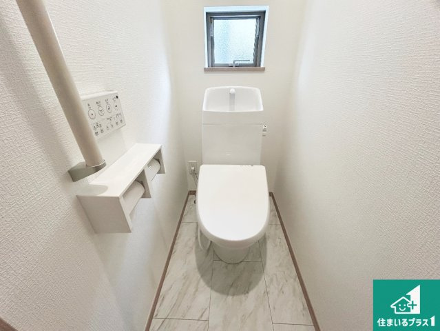 伊丹市池尻　第2期　新築一戸建てのトイレ|周辺は落ち着いた街並みの住宅地！子育てがしやすい住環境です！まだ未完成ですが、現地でしかわからない事もございます。是非一度ご覧ください。