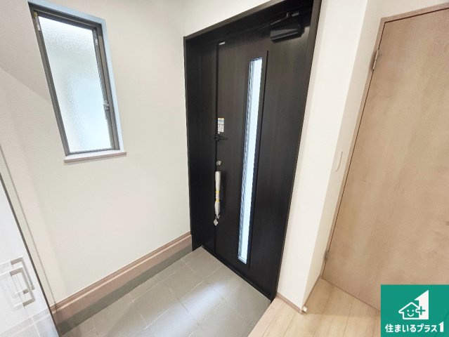 伊丹市池尻　第2期　新築一戸建ての玄関|シューズボックスにはたくさんの靴が収納できるので玄関周りはいつもスッキリ！ご家族が増えても安心！