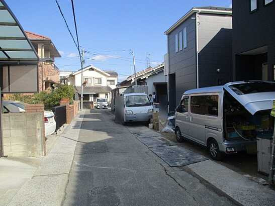 【前面道路含む現地写真】