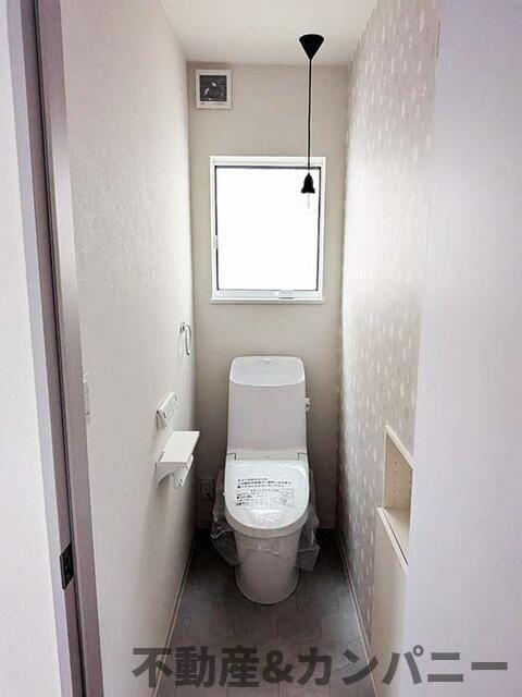 松山市正円寺２丁目の中古一戸建のトイレ|トイレもきれいです