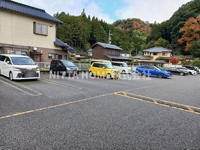 チェリーガーデンＢの駐車場|敷地内に駐車場も完備♪
