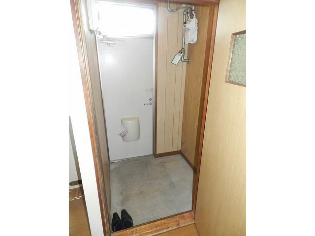 Kアパートの玄関