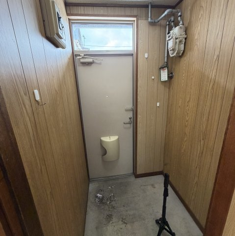 Kアパートの玄関