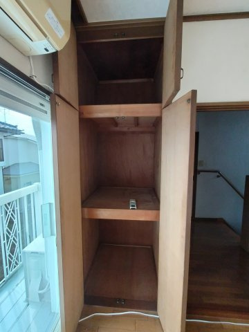 中久喜4丁目濱崎戸建ての洋室|2階南側6帖洋室