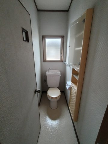 中久喜4丁目濱崎戸建ての収納|2階6帖和室収納