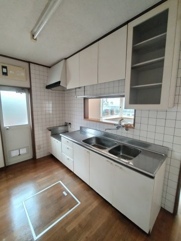 中久喜4丁目濱崎戸建ての居間・リビング