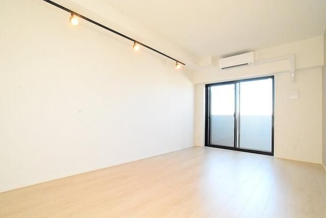 グランドコンシェルジュ池袋本町ウエストの居間・リビング