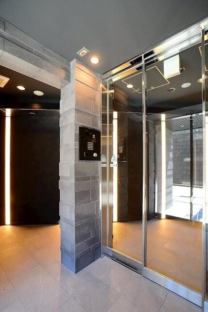 グランドコンシェルジュ池袋本町ウエストのエントランス