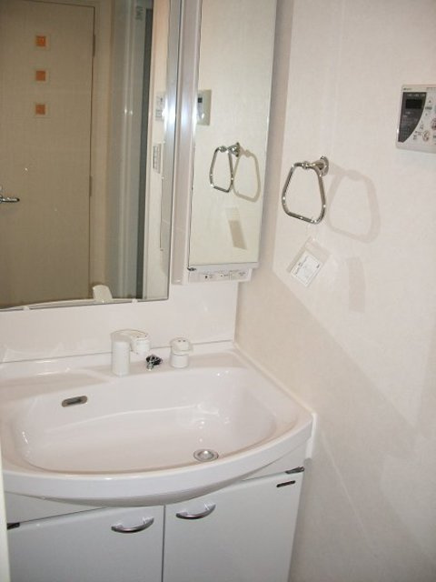 ルーブル高田馬場弐番館の洗面所