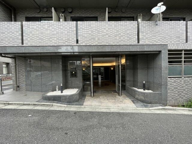 ルーブル高田馬場弐番館のエントランス