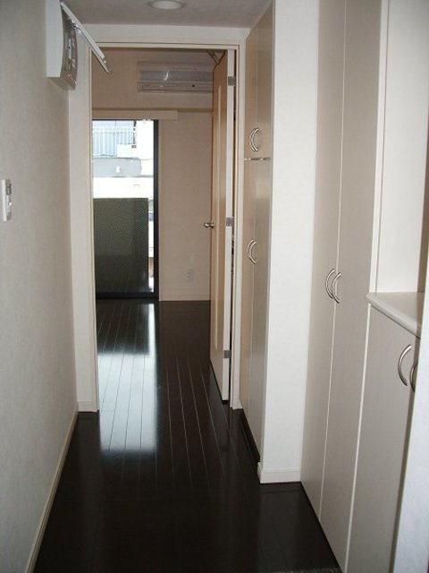 ルーブル高田馬場弐番館の玄関