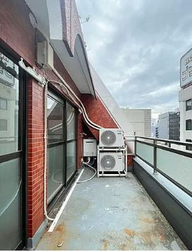 【バルコニー】 | ウスダム・コーヅ池之端ハイツ | 広々としたバルコニーです