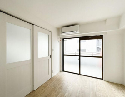 【居間・リビング】 | ウスダム・コーヅ池之端ハイツ | ゆったりとしたリビングです