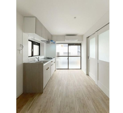 【内装】 | ウスダム・コーヅ池之端ハイツ | 明るい色調の室内です