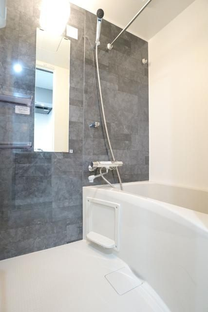 ルミウス芝５丁目の浴室