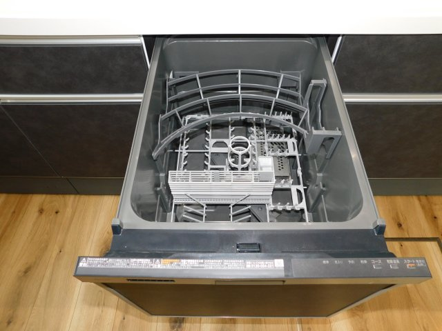 名古屋市南区星宮町の中古一戸建のキッチン|◇食洗機◇　　家事の負担を軽減する便利な食洗機付き！