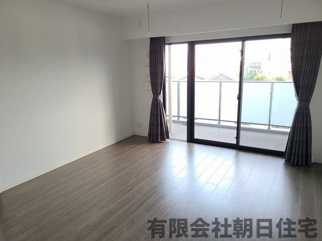 【居間・リビング】 | アルファステイツ上乃木 3LDK | ゆったりとしたリビングです