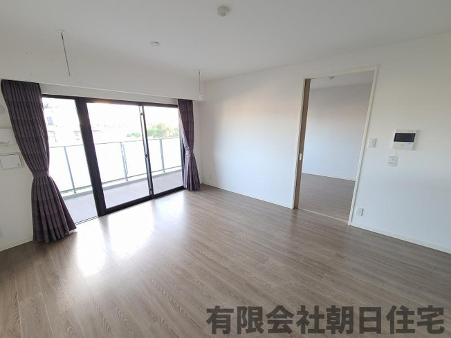 【居間・リビング】 | アルファステイツ上乃木 3LDK | ゆったりとしたリビングです