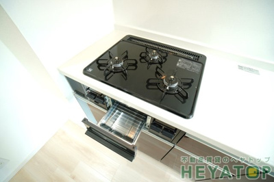 【キッチン】 | リュミアン堀田テラス | 3口ガスコンロ（同仕様写真）