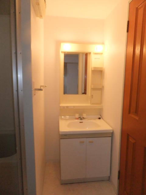 グリーンピア新横浜の独立洗面台|参考写真。現況優先。