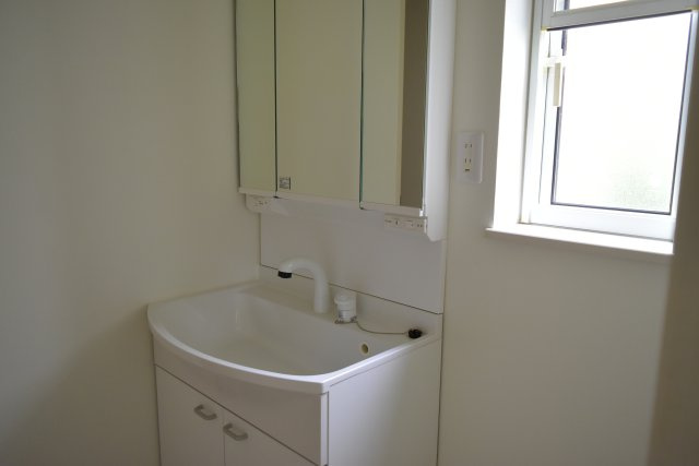 小平市小川町１丁目の中古一戸建の独立洗面台