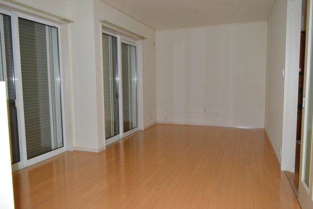 小平市小川町１丁目の中古一戸建の居間・リビング