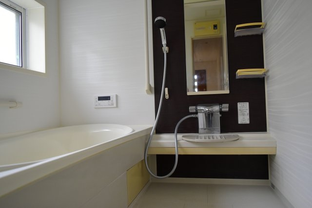 小平市小川町１丁目の中古一戸建の浴室