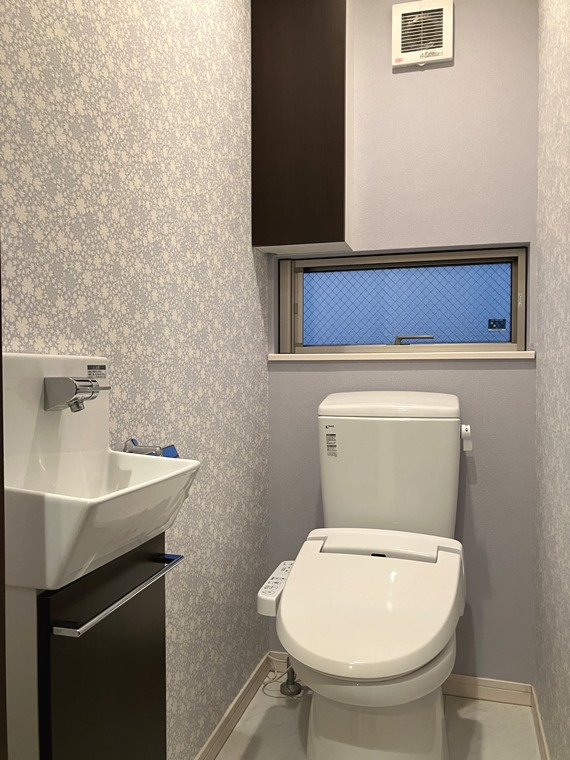 給田戸建のトイレ