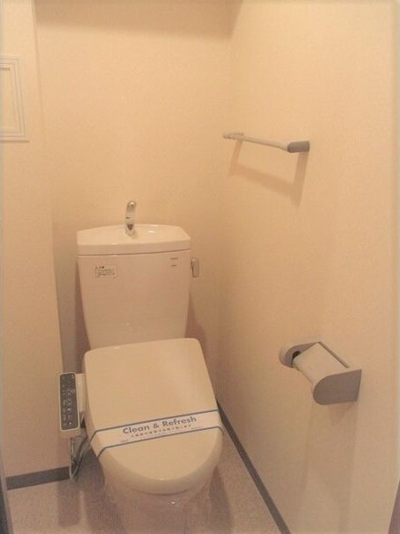 高畑レジデンスのトイレ|落ち着いたトイレです