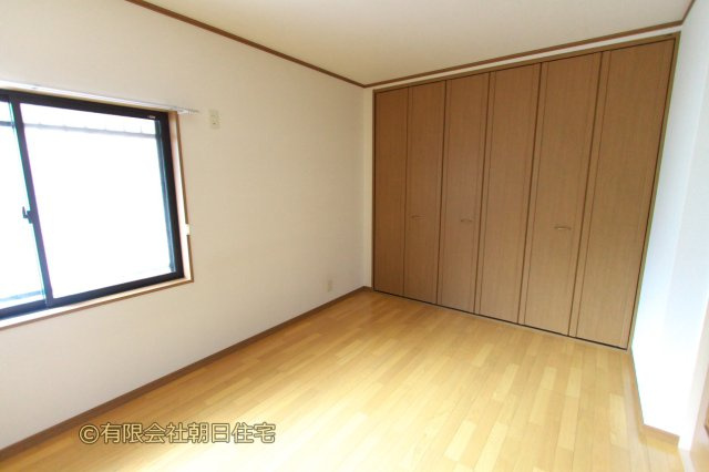 ソレイユの洋室