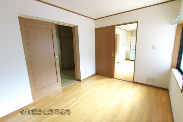 ソレイユの洋室