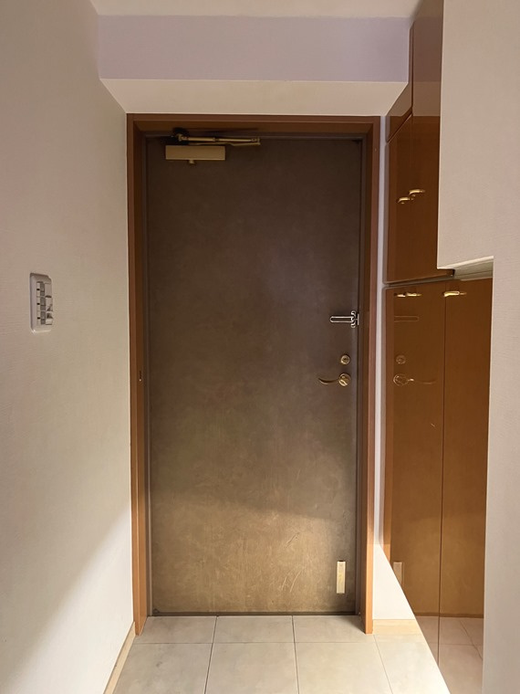 アルファホームズ新神楽坂アスティオンの玄関