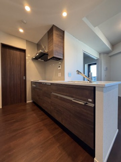 【その他】 | ザ・タワー十条 | 玄関と各居室を一直線で結ぶ配置のホールは上質な暮らしを演出します。