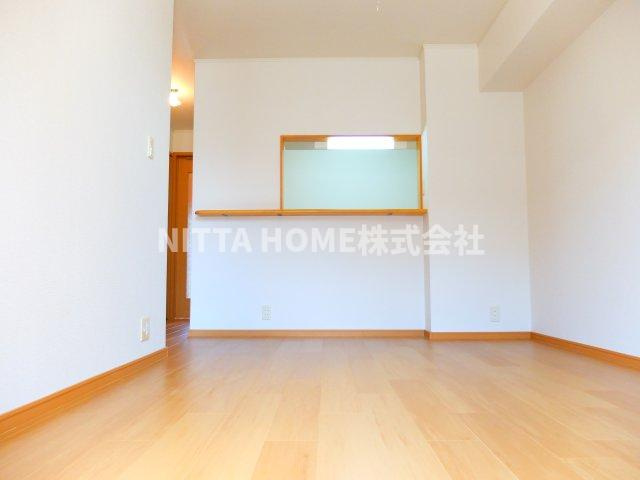 ベル　ファミーユⅠ　３番館の居間・リビング|清潔感のあるリビングもＧＯＯＤ(*^^)