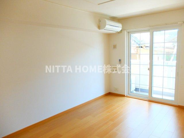 ベル　ファミーユⅠ　３番館の居間・リビング|リビング広々１２．１帖です(#^^#)